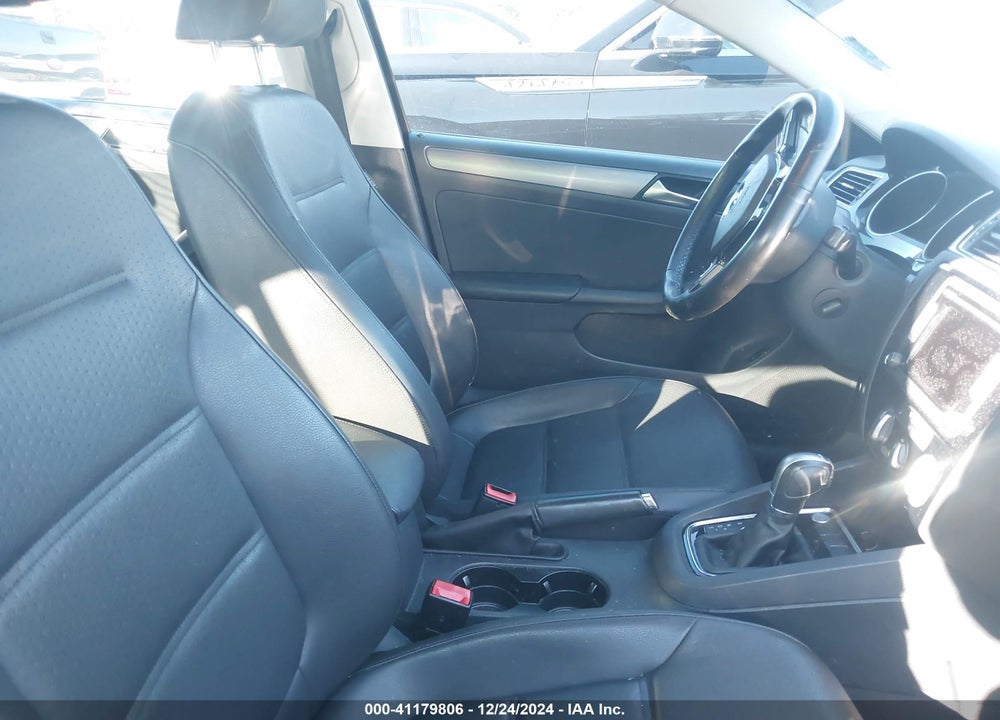 2015 VOLKSWAGEN JETTA 2.0L TDI SE VIN: 3VWLA7AJ9FM271202