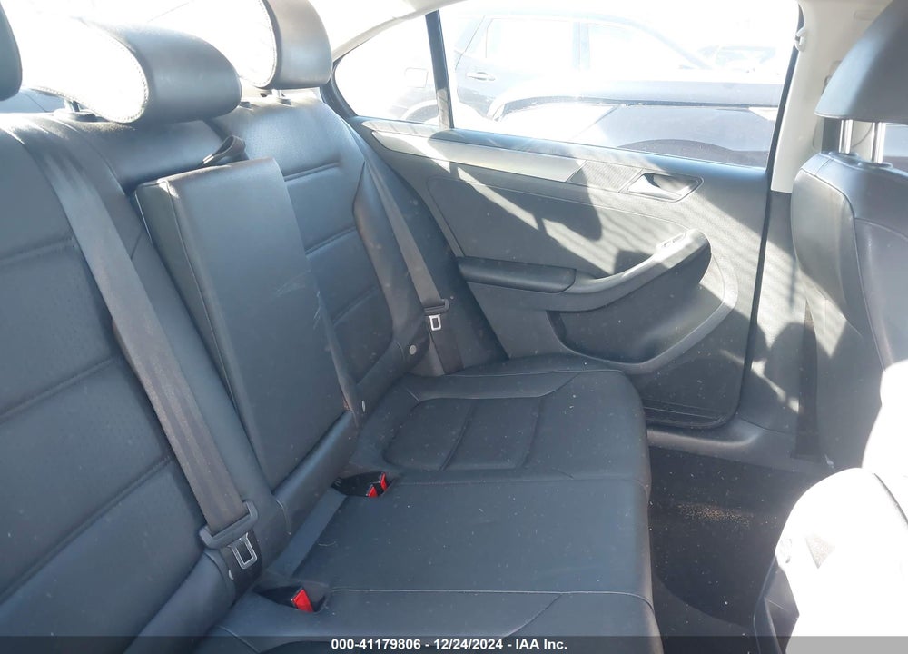 2015 VOLKSWAGEN JETTA 2.0L TDI SE VIN: 3VWLA7AJ9FM271202