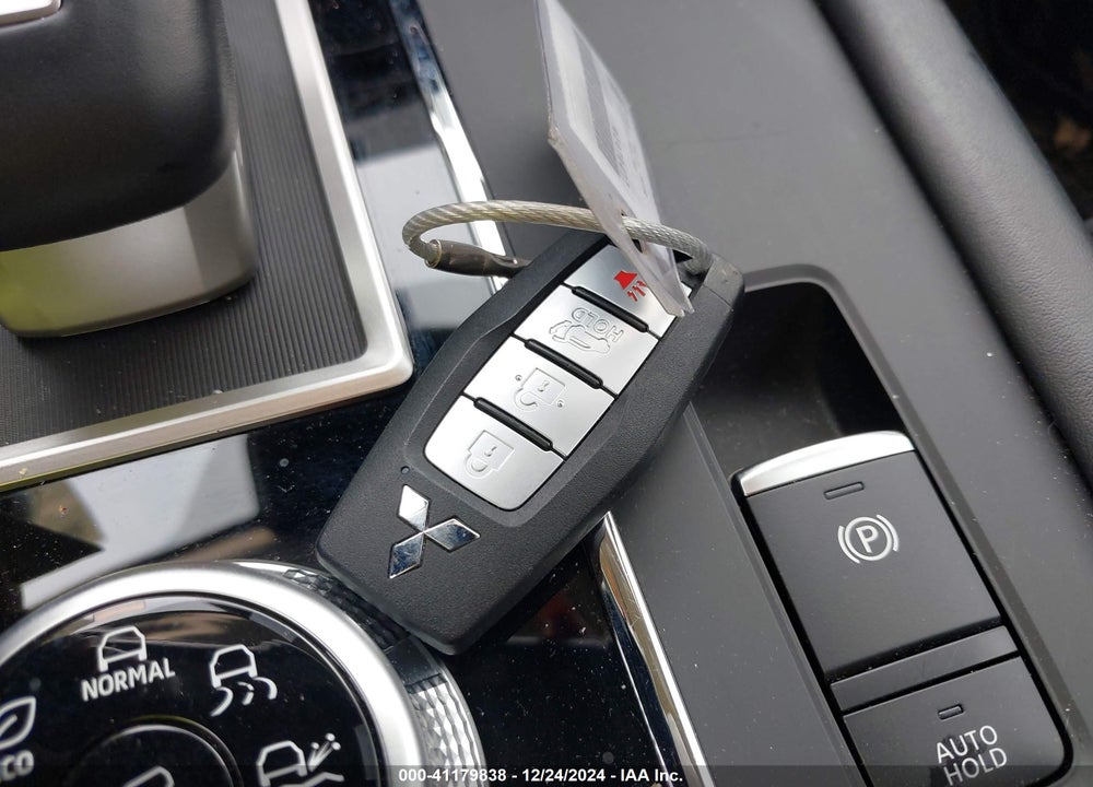 2024 MITSUBISHI OUTLANDER SE 2.5 2WD/SE BLACK EDITION S-AWC/SE BLACK EDITION W/PANO ROOF VIN: JA4J3VA83RZ070477