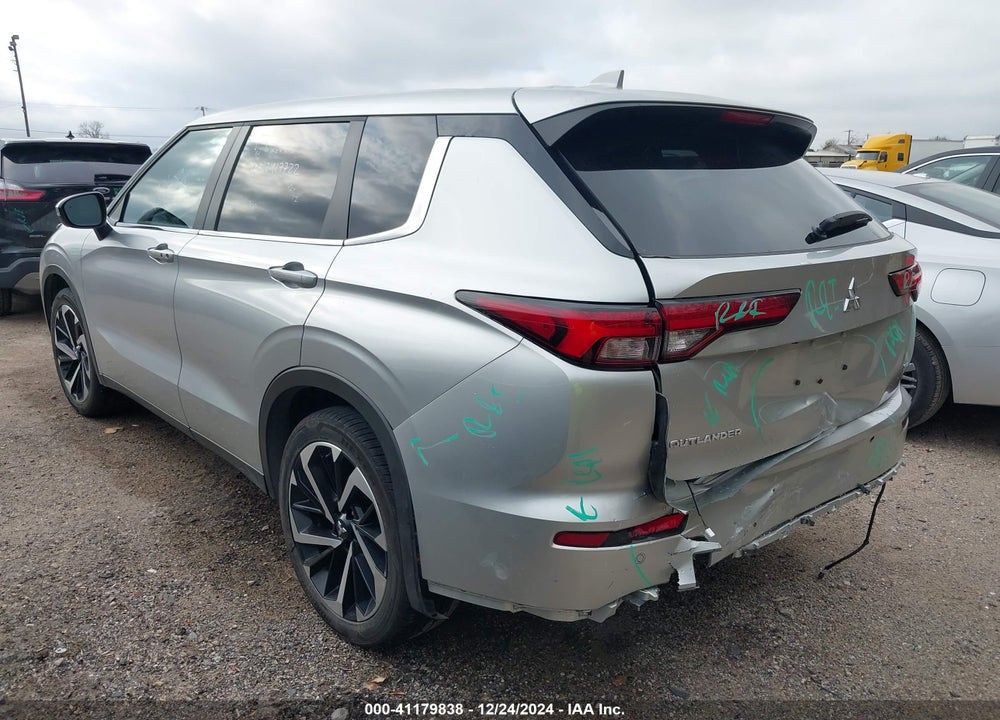 2024 MITSUBISHI OUTLANDER SE 2.5 2WD/SE BLACK EDITION S-AWC/SE BLACK EDITION W/PANO ROOF VIN: JA4J3VA83RZ070477