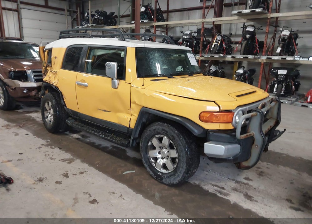 2007 TOYOTA FJ CRUISER VIN: JTEBU11F370062617
