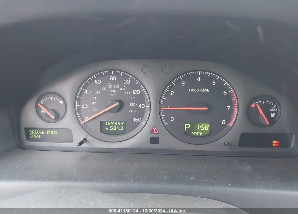 2001 VOLVO V70 XC VIN: YV1SZ58D211027001