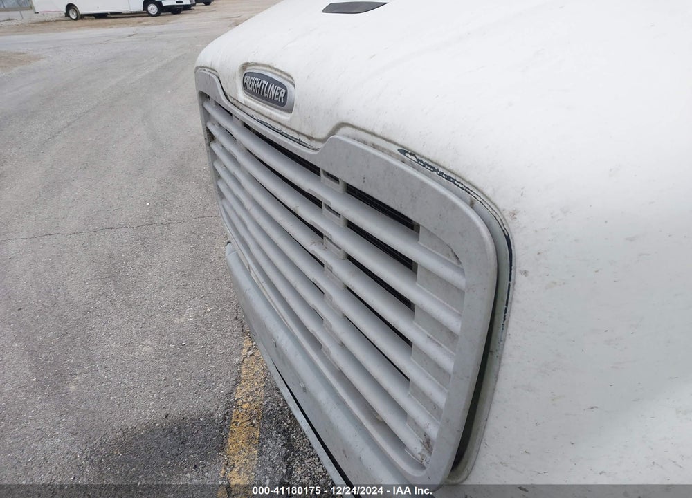 2018 FREIGHTLINER M2 106 VIN: 1FVACWFB8JHJP3988