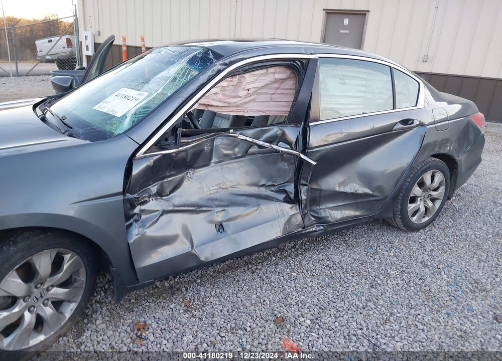 2009 HONDA ACCORD VIN: 1HGCP26899A079260