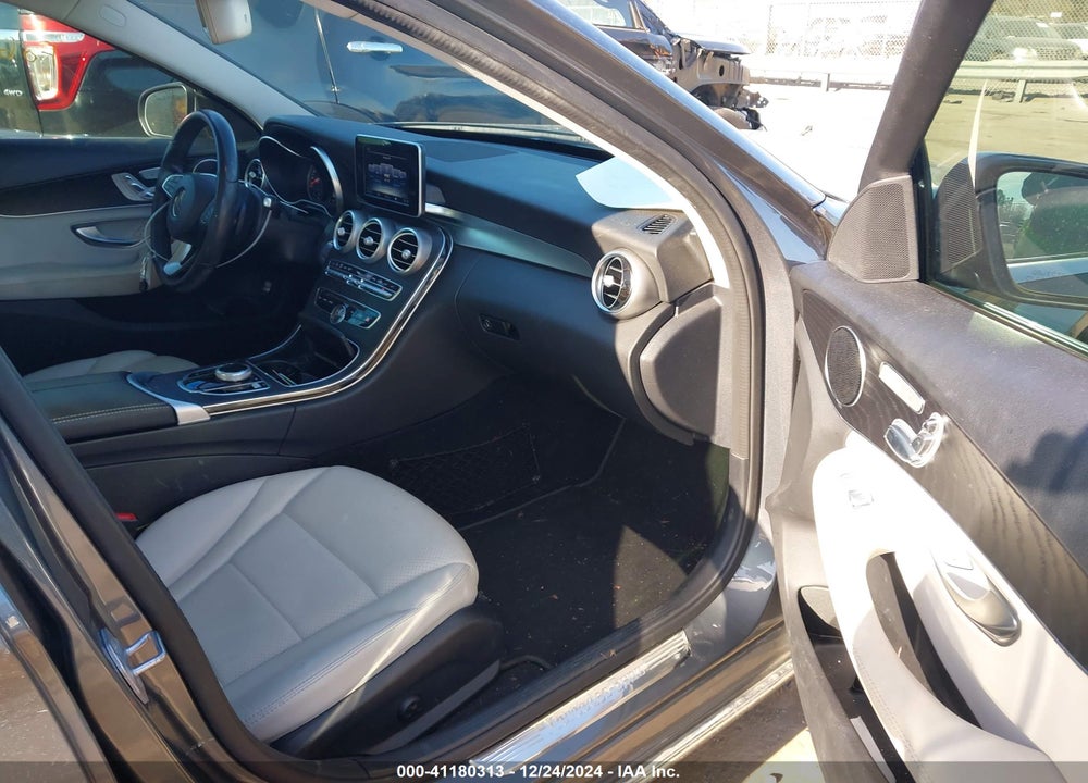 2017 MERCEDES-BENZ C 300 LUXURY/SPORT VIN: 55SWF4JB0HU182536