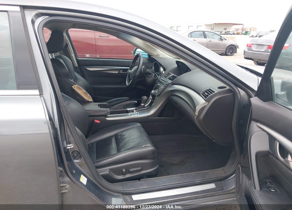 2010 ACURA TL 3.7 VIN: 19UUA9F51AA002083