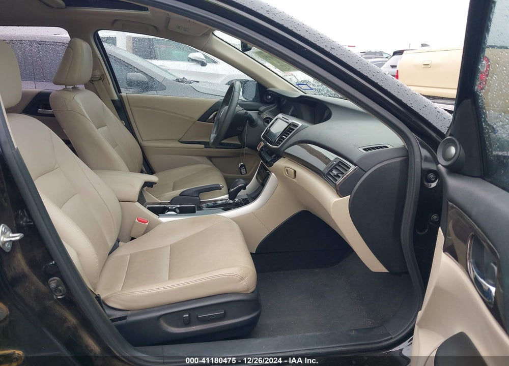 2016 HONDA ACCORD VIN: 1HGCR2F83GA038484