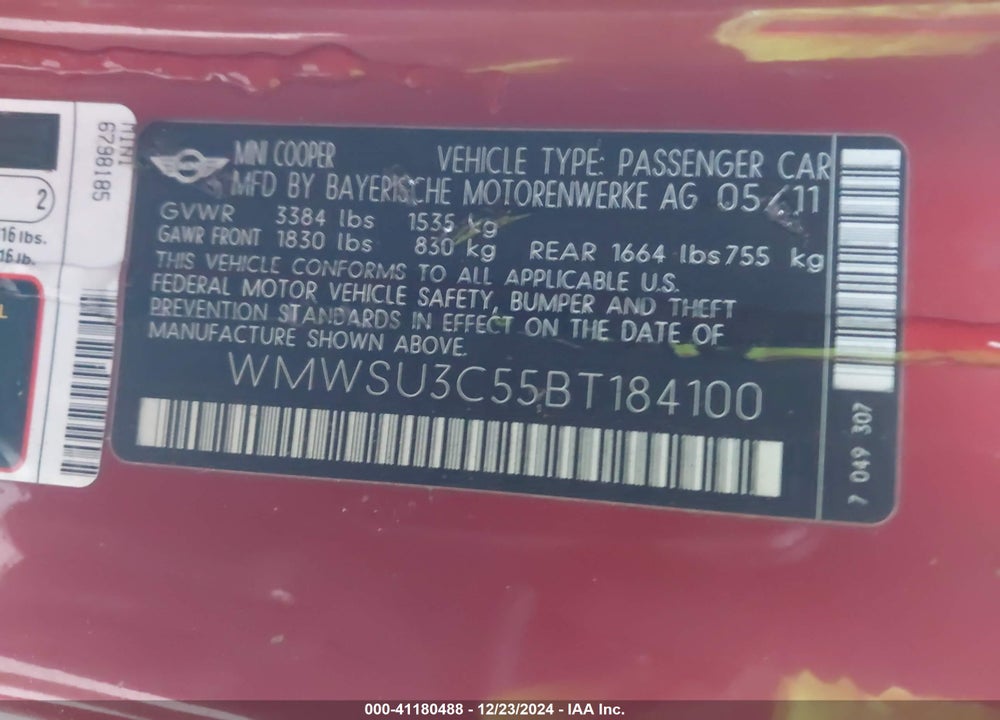 2011 MINI COOPER VIN: WMWSU3C55BT184100