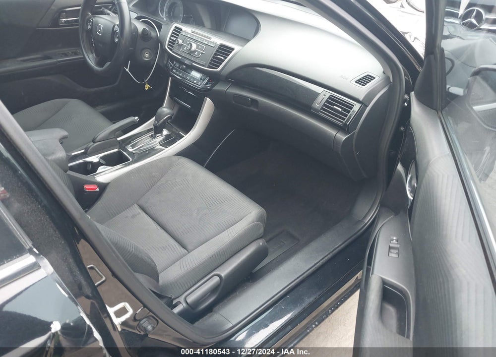 2017 HONDA ACCORD LX VIN: 1HGCR2F33HA156010