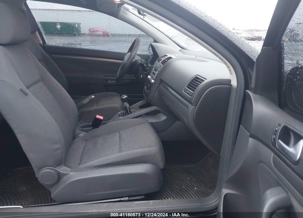 2007 VOLKSWAGEN RABBIT 2-DOOR VIN: WVWAR71K07W076182