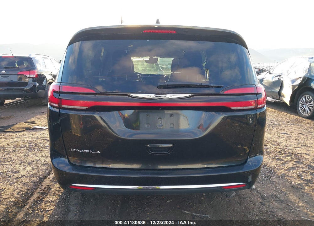 2022 CHRYSLER PACIFICA TOURING L VIN: 2C4RC1BG9NR191834