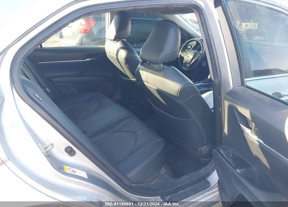2019 TOYOTA CAMRY SE VIN: 4T1B11HK5KU704090