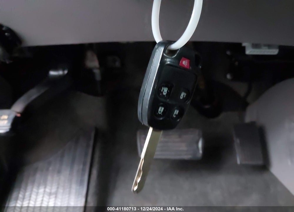 2011 HONDA ODYSSEY EX VIN: 5FNRL5H47BB101270