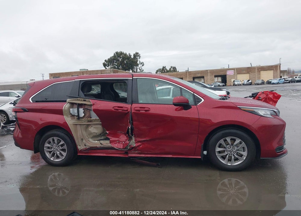 2022 TOYOTA SIENNA VIN: 5TDKRKEC4NS118263