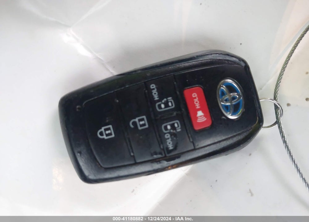 2022 TOYOTA SIENNA VIN: 5TDKRKEC4NS118263