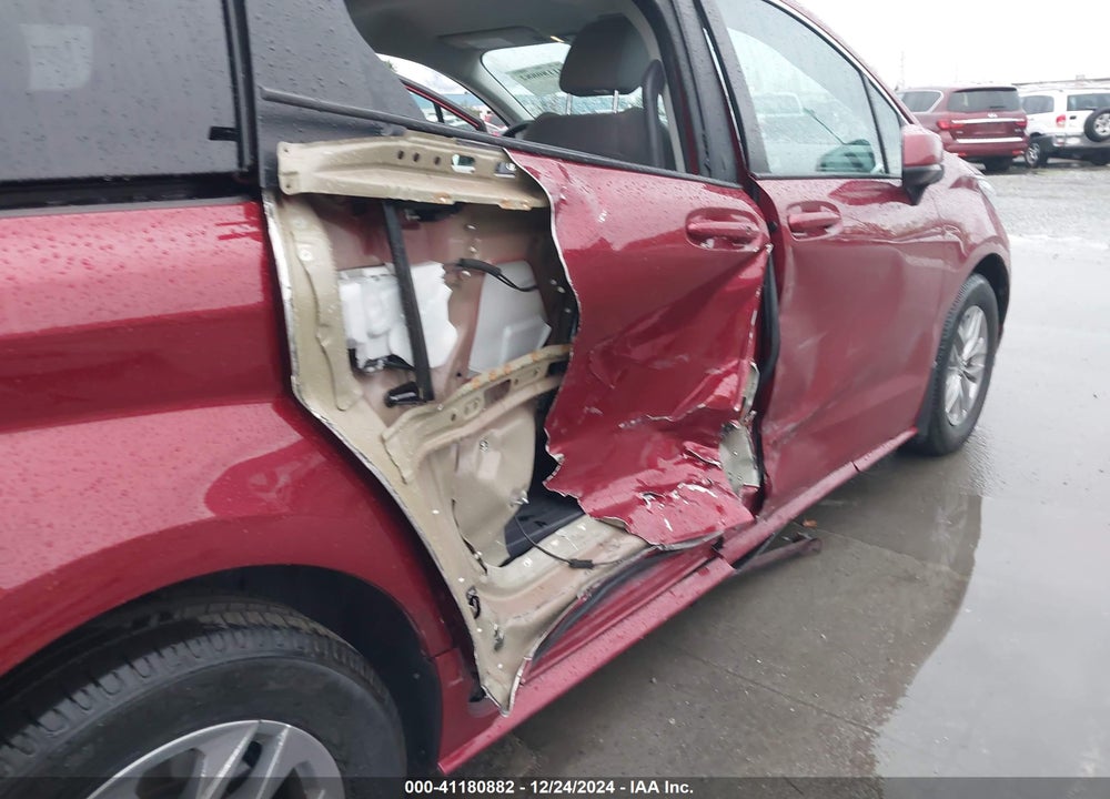 2022 TOYOTA SIENNA VIN: 5TDKRKEC4NS118263
