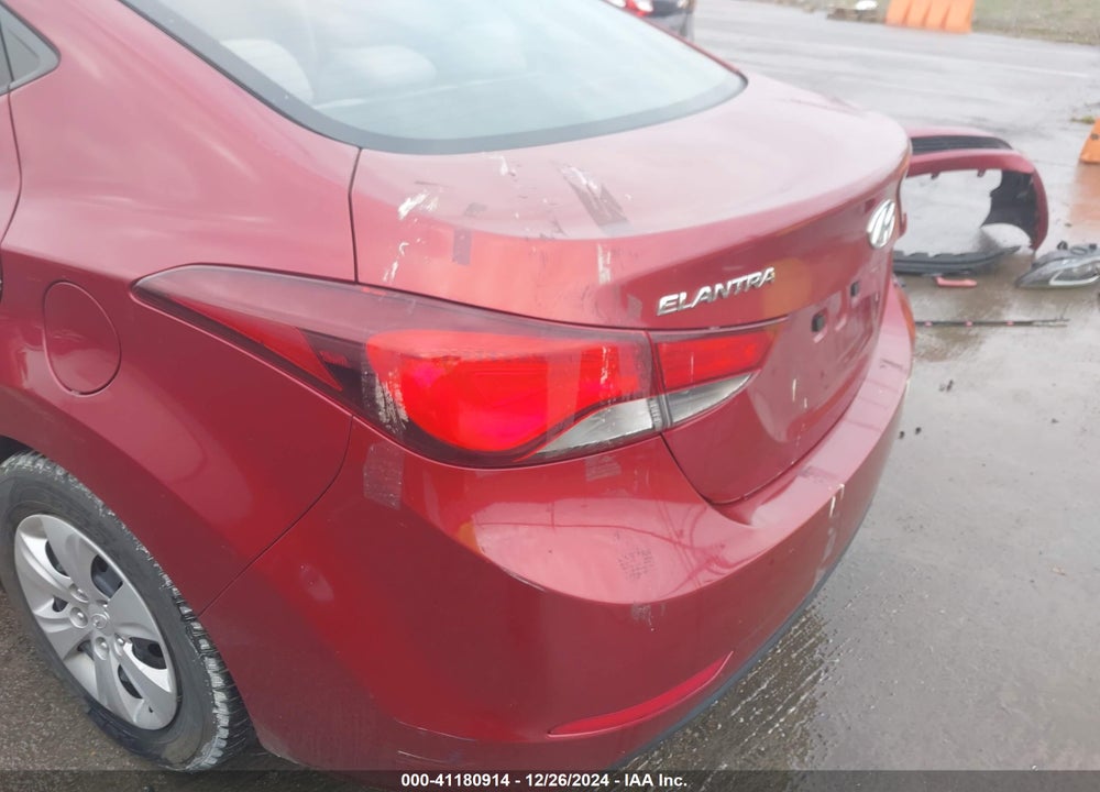 2016 HYUNDAI ELANTRA SE VIN: 5NPDH4AE1GH672917
