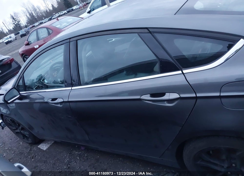 2019 FORD FUSION SE VIN: 3FA6P0HD2KR284821