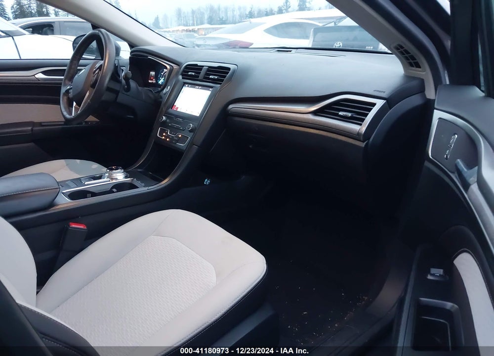 2019 FORD FUSION SE VIN: 3FA6P0HD2KR284821