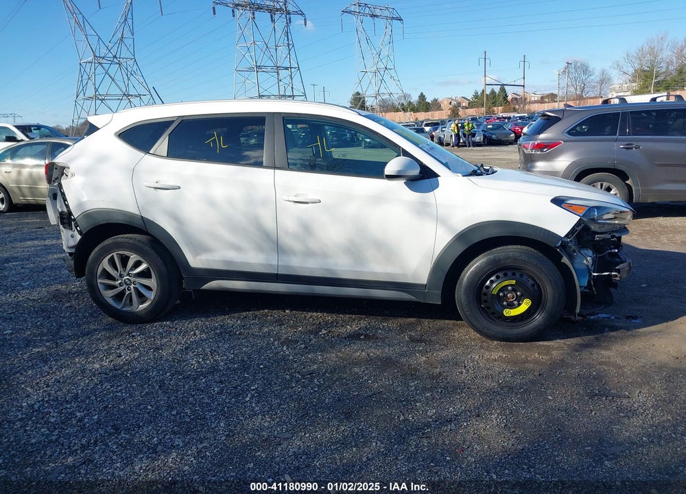 2017 HYUNDAI TUCSON SE VIN: KM8J33A42HU308270
