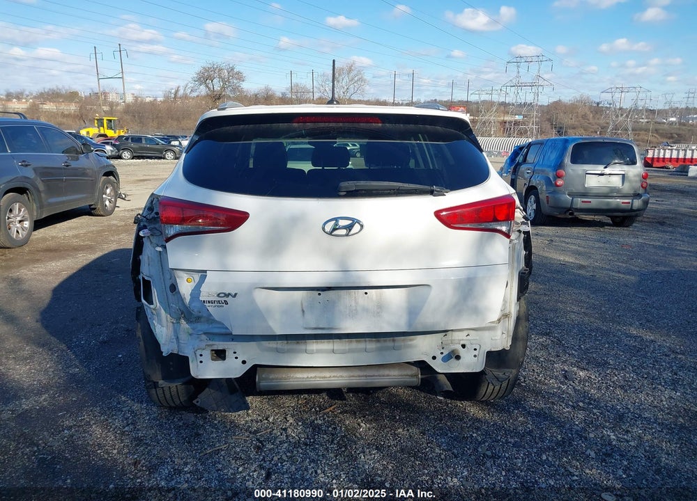 2017 HYUNDAI TUCSON SE VIN: KM8J33A42HU308270