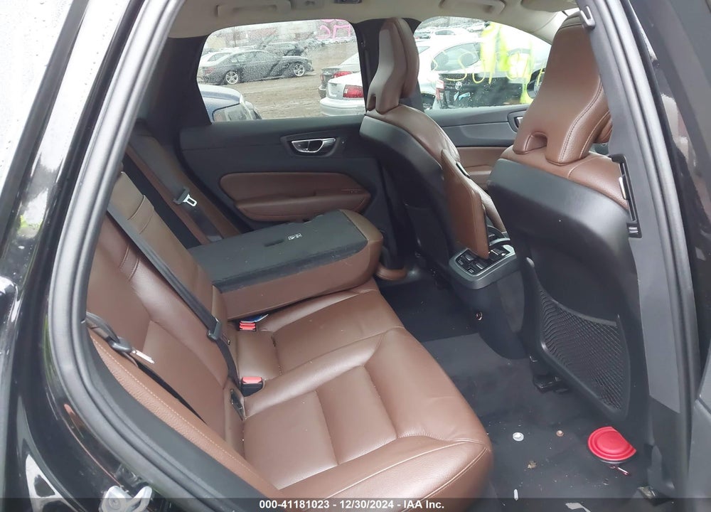 2019 VOLVO XC60 T5 INSCRIPTION VIN: LYV102RL0KB326786