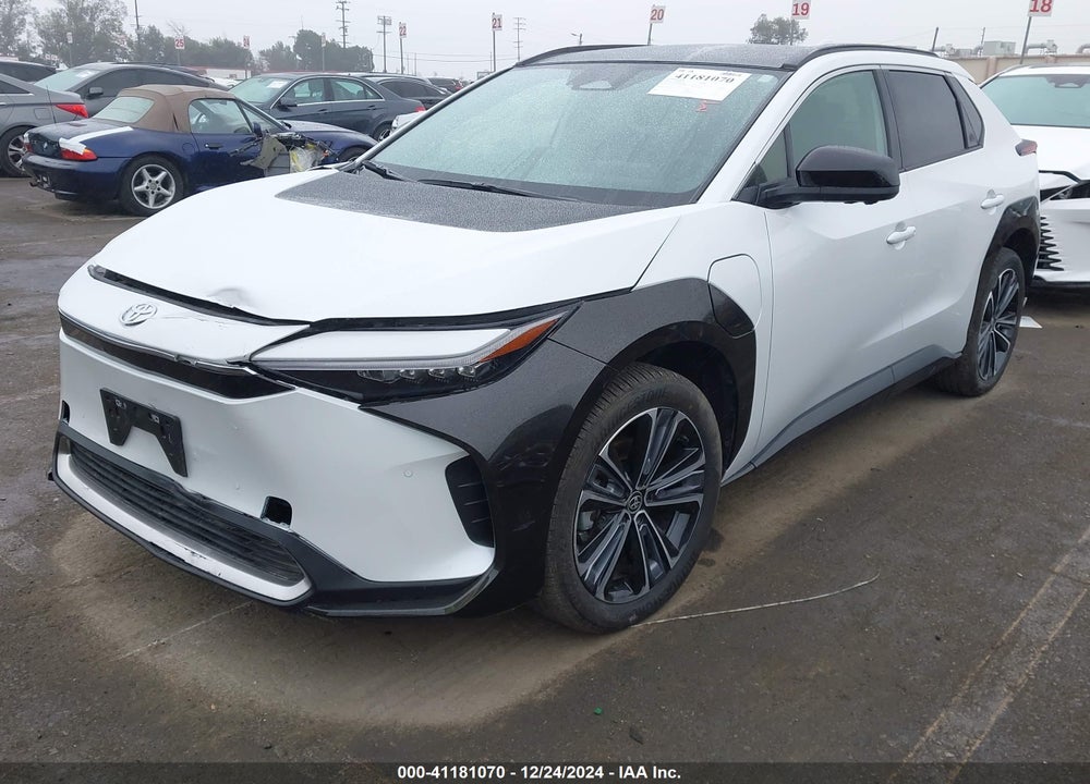 2023 TOYOTA BZ4X LIMITED VIN: JTMABACA0PA042200