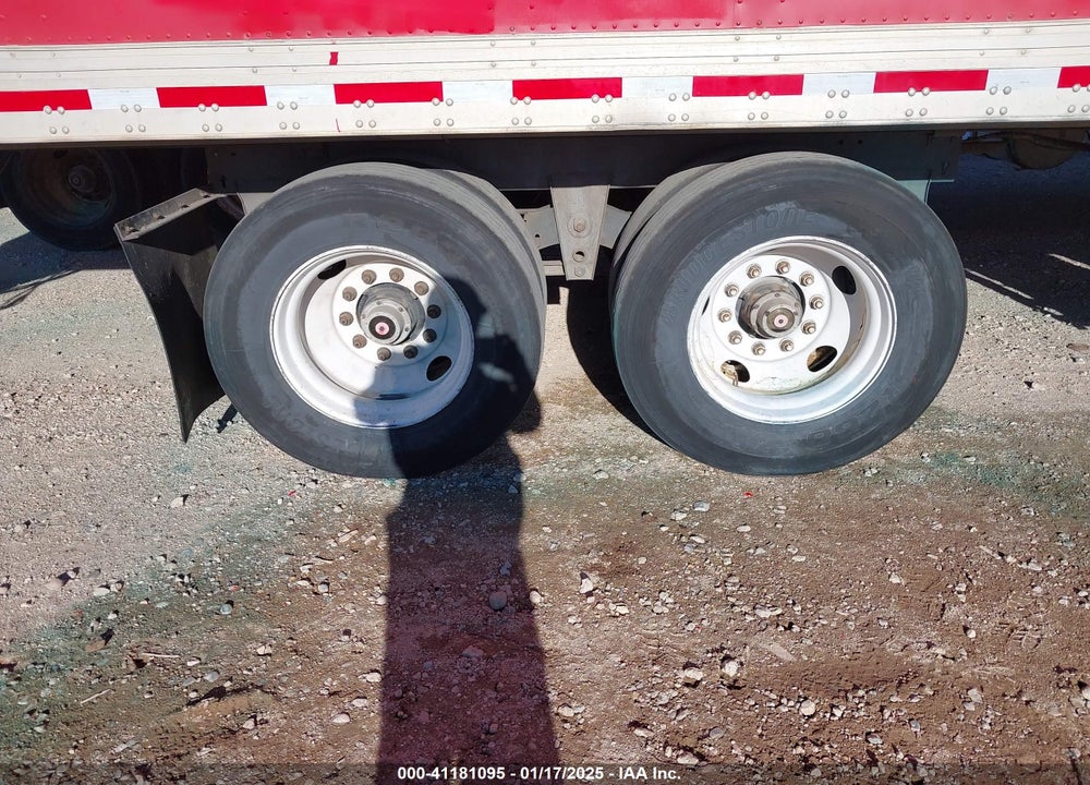 2000 UTILITY TRAILER MFG --- VIN: 1UYVS2456YP153133
