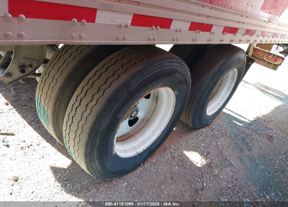 2000 UTILITY TRAILER MFG --- VIN: 1UYVS2456YP153133