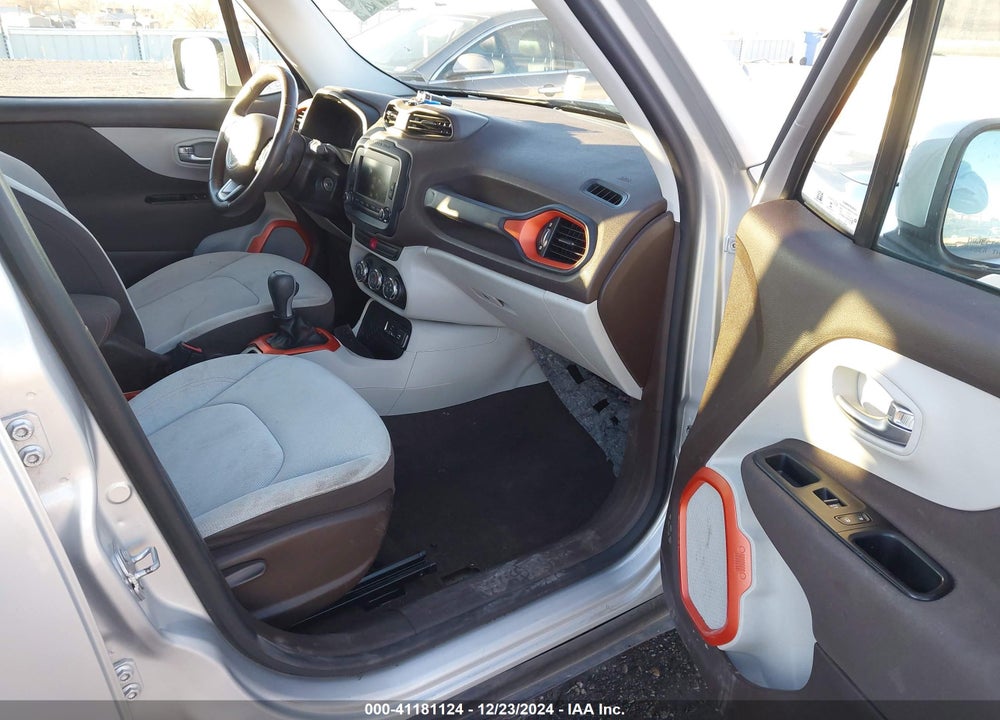 2015 JEEP RENEGADE LATITUDE VIN: ZACCJABT0FPB59160