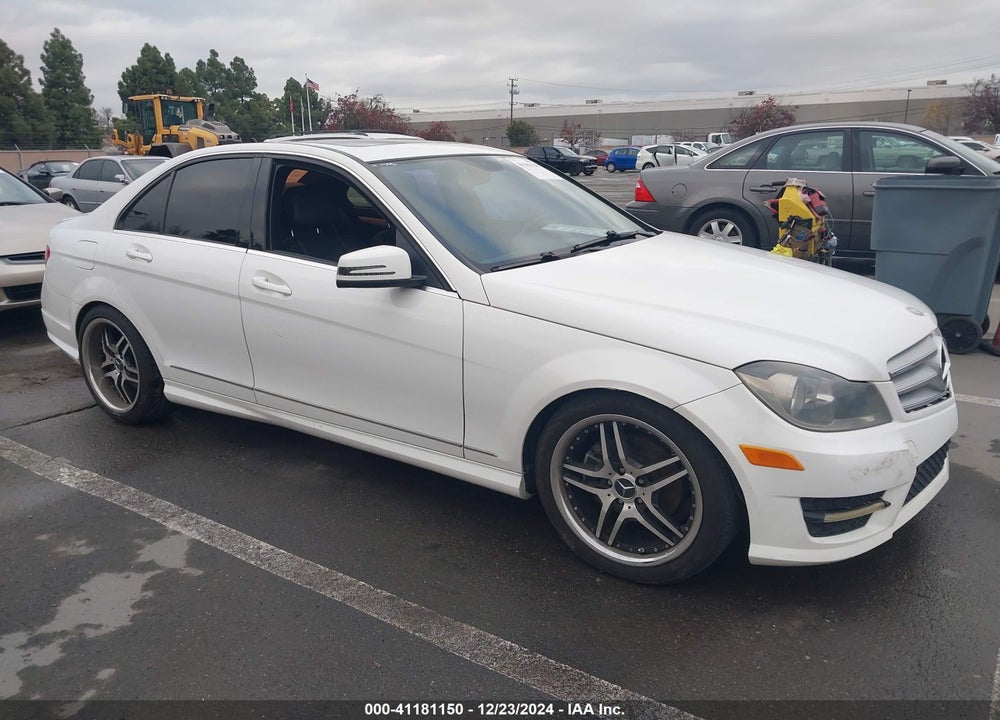 2013 MERCEDES-BENZ C 250 LUXURY/SPORT VIN: WDDGF4HBXDA769332