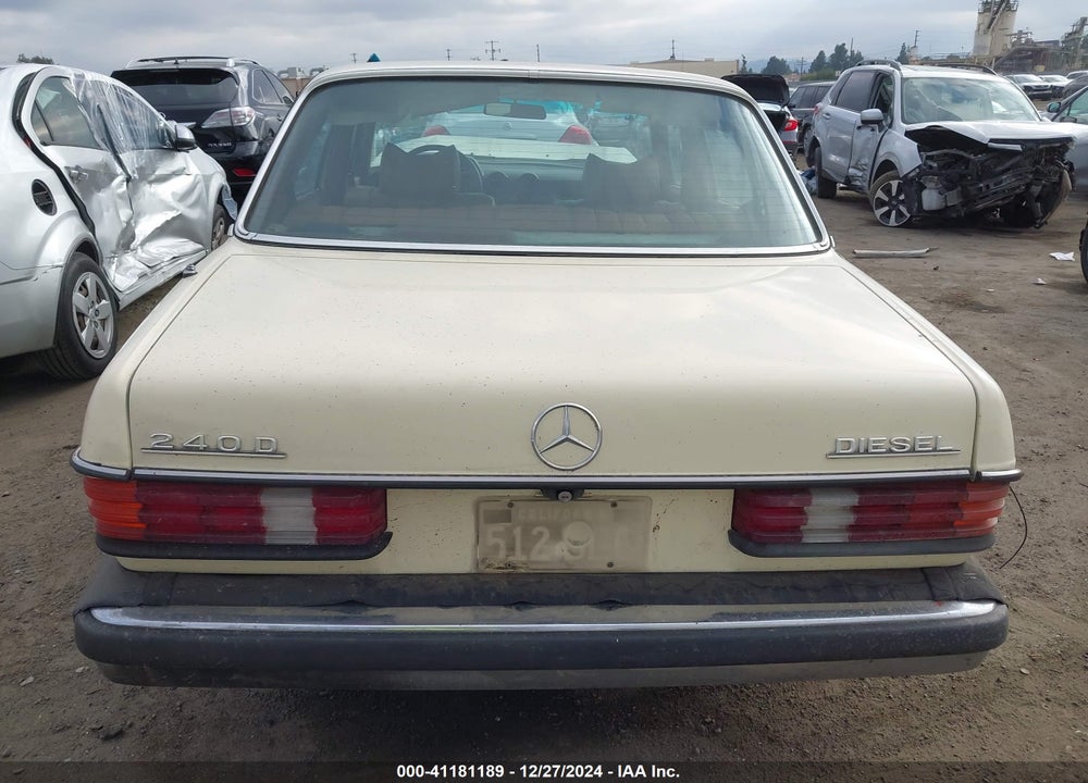 1977 MERCEDES-BENZ 240D VIN: 12312312018048