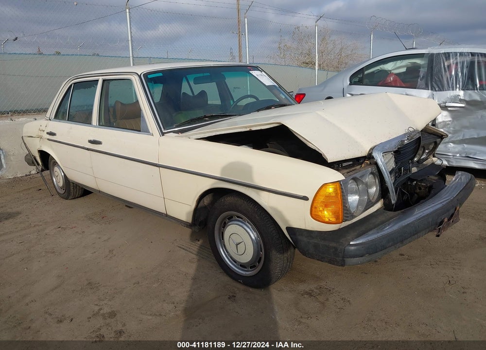 1977 MERCEDES-BENZ 240D VIN: 12312312018048
