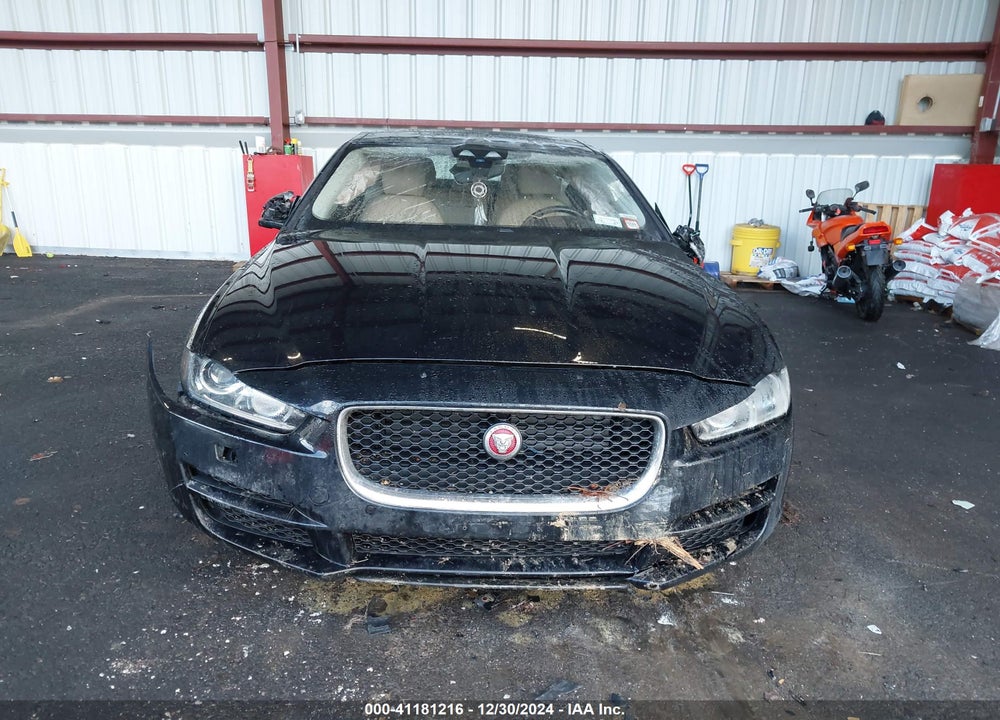 2019 JAGUAR XE 25T PREMIUM VIN: SAJAD4FX8KCP49006