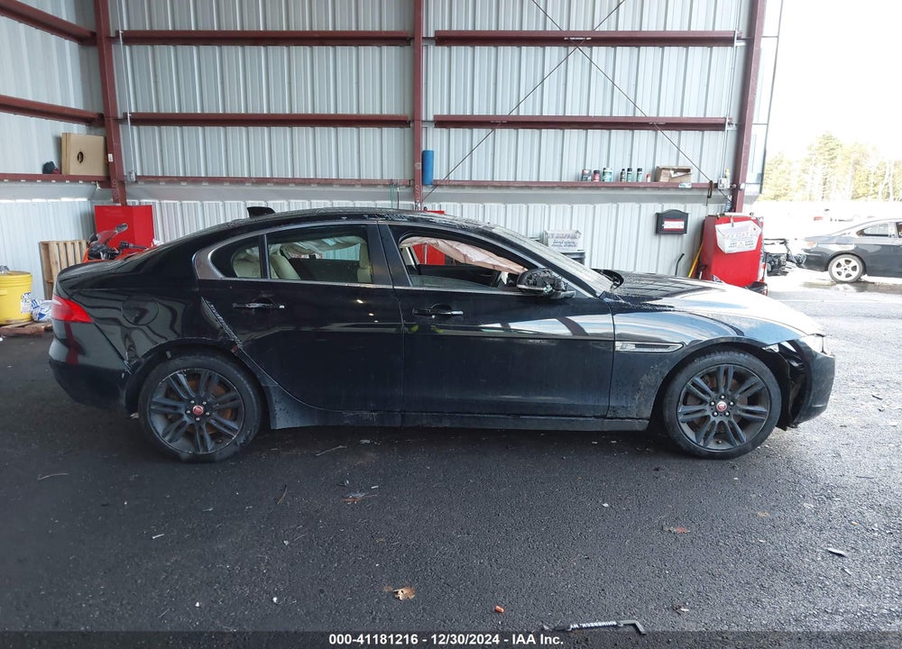 2019 JAGUAR XE 25T PREMIUM VIN: SAJAD4FX8KCP49006
