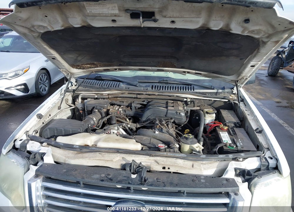 2006 FORD EXPLORER XLT VIN: 1FMEU63E56UA56565