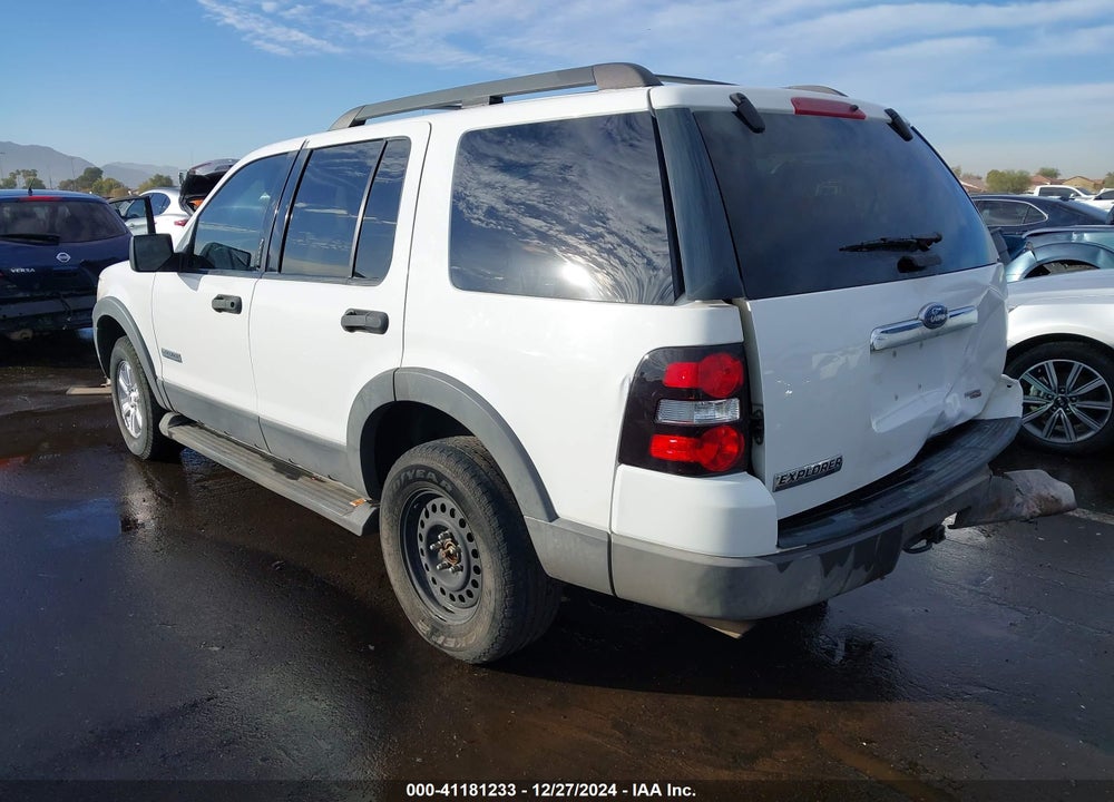 2006 FORD EXPLORER XLT VIN: 1FMEU63E56UA56565
