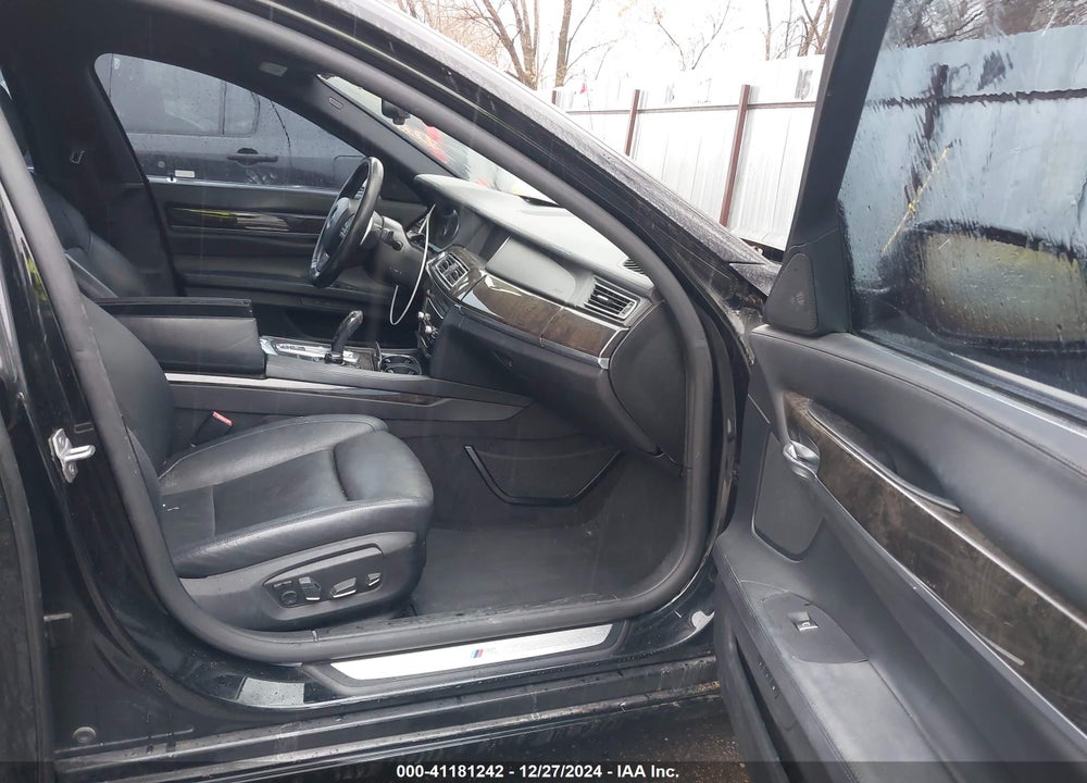 2013 BMW 7 SERIES VIN: WBAYE8C53DD132093