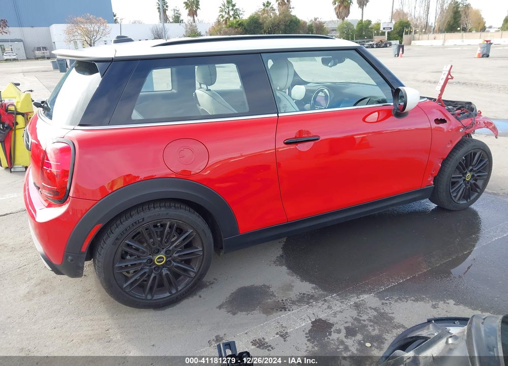2022 MINI SE HARDTOP COOPER VIN: WMW13DJ00N2R57223