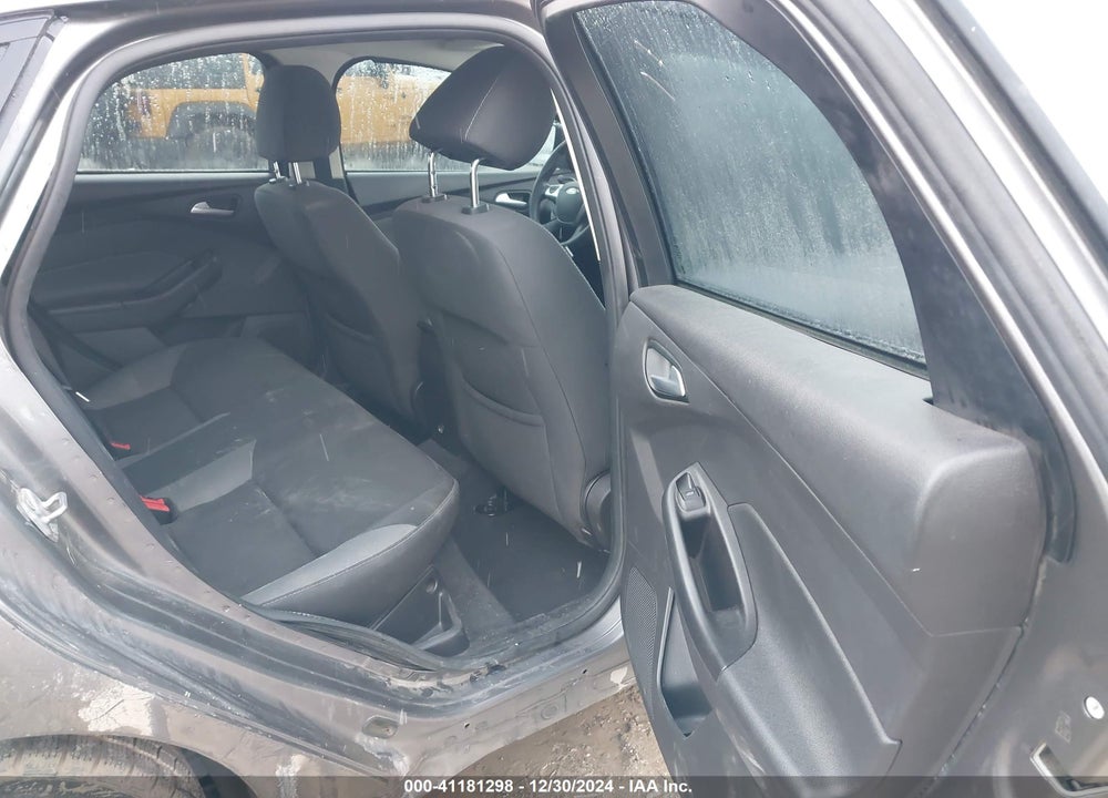 2014 FORD FOCUS SE VIN: 1FADP3F25EL260221