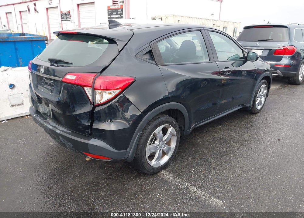 2022 HONDA HR-V 2WD LX VIN: 3CZRU5H33NM738431