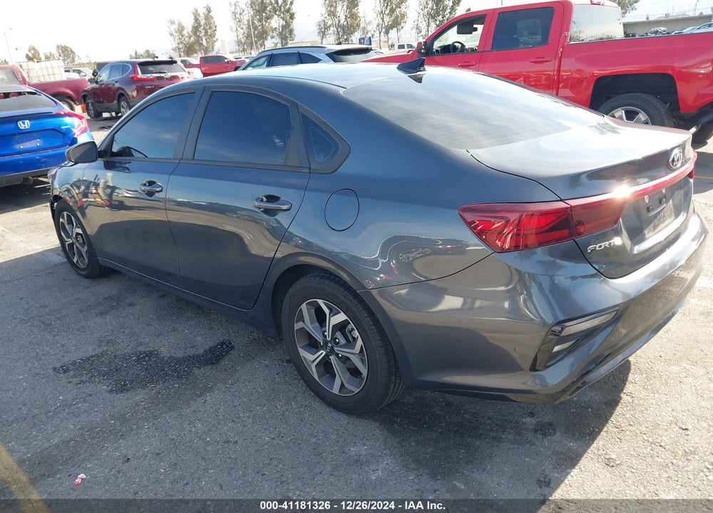 2021 KIA FORTE VIN: 3KPF24AD8ME380876