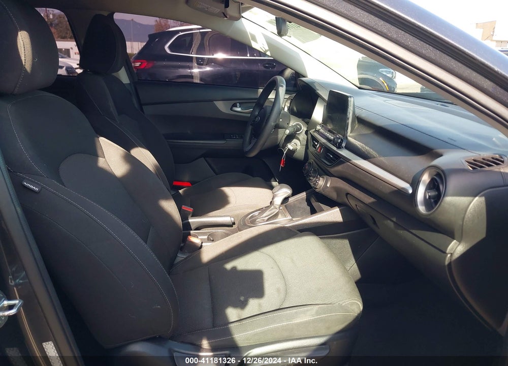 2021 KIA FORTE VIN: 3KPF24AD8ME380876