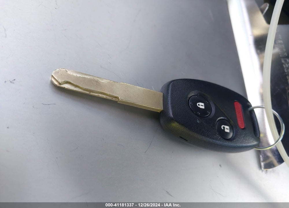 2011 HONDA CIVIC LX VIN: 2HGFA1F52BH303779