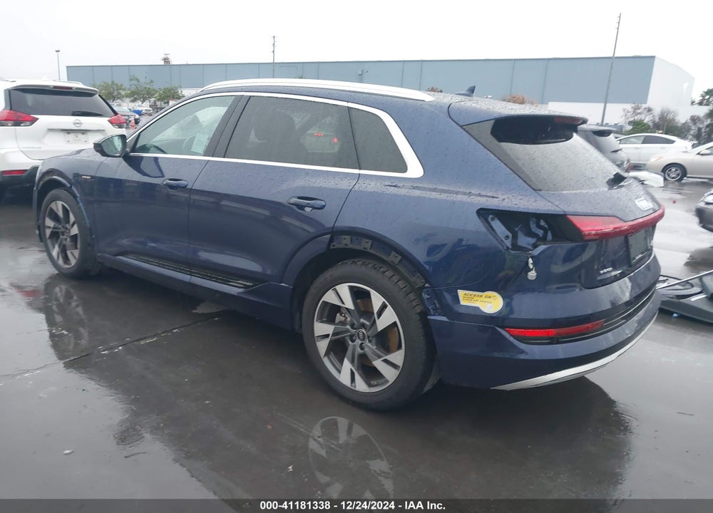 2022 AUDI E-TRON VIN: WA1LAAGE5NB022695