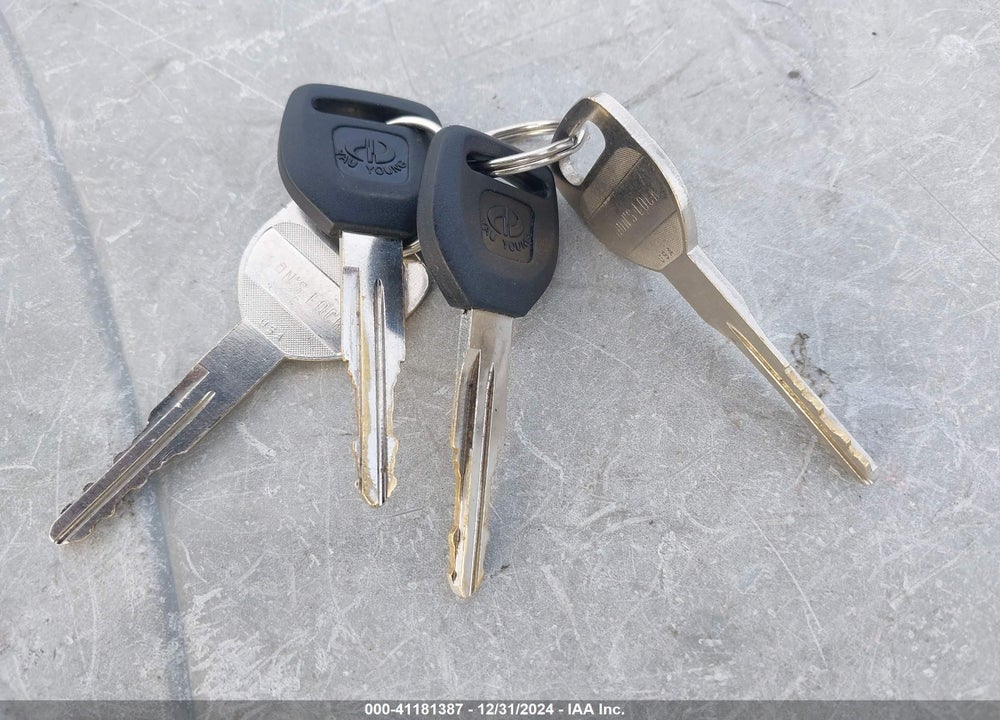 1997 HONDA CIVIC LX VIN: 2HGEJ6677VH532411