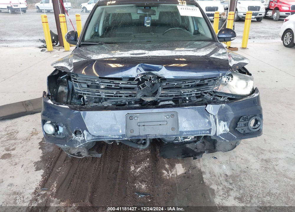 2016 VOLKSWAGEN TIGUAN SE VIN: WVGAV7AX4GW527312