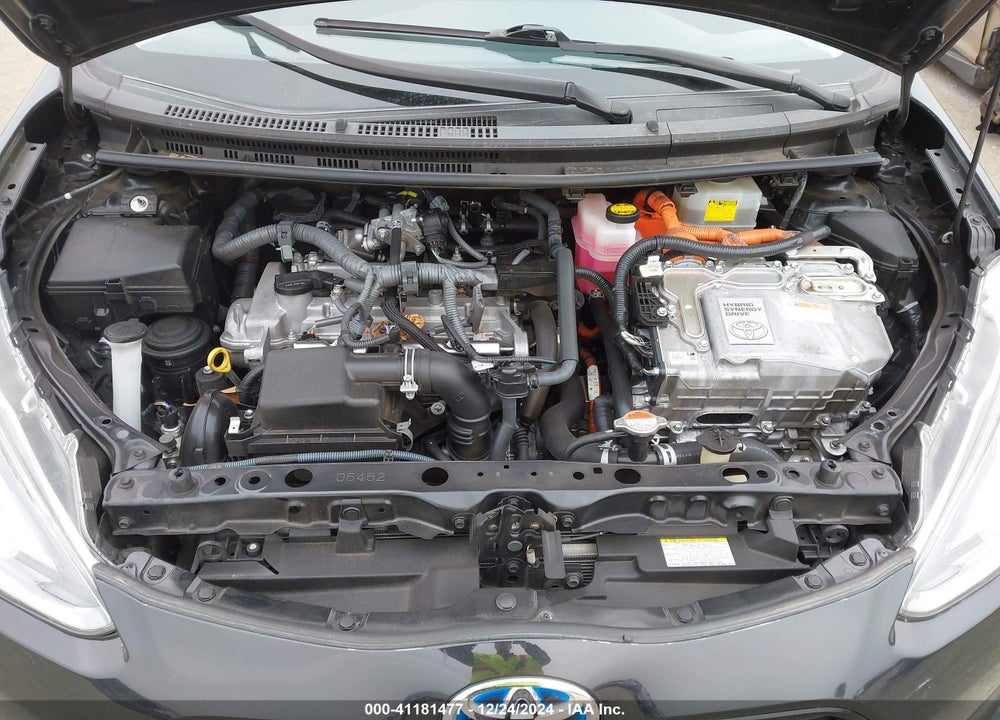 2016 TOYOTA PRIUS C TWO VIN: JTDKDTB3XG1119989