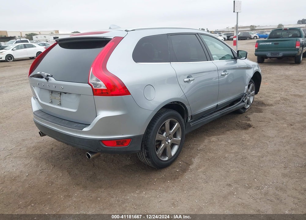 2013 VOLVO XC60 3.2 PLATINUM VIN: YV4940DL4D2405222