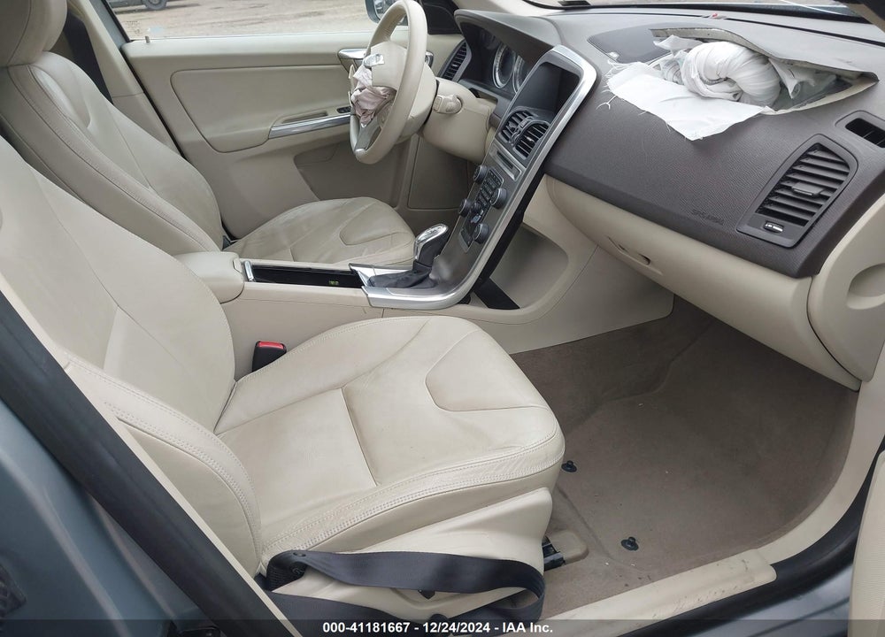 2013 VOLVO XC60 3.2 PLATINUM VIN: YV4940DL4D2405222